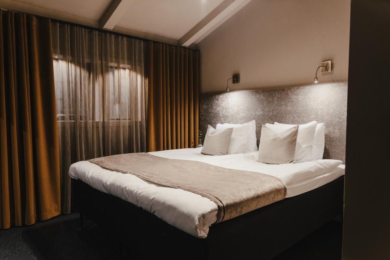 Hotell Viktors ซาเลน ภายนอก รูปภาพ