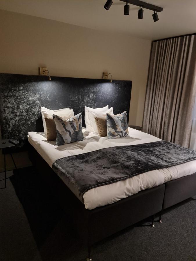 Hotell Viktors ซาเลน ภายนอก รูปภาพ